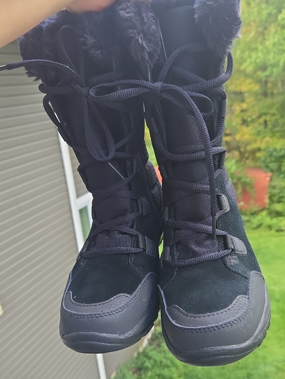Columbia Black Fur-Trim Lace-Up Winter Boots